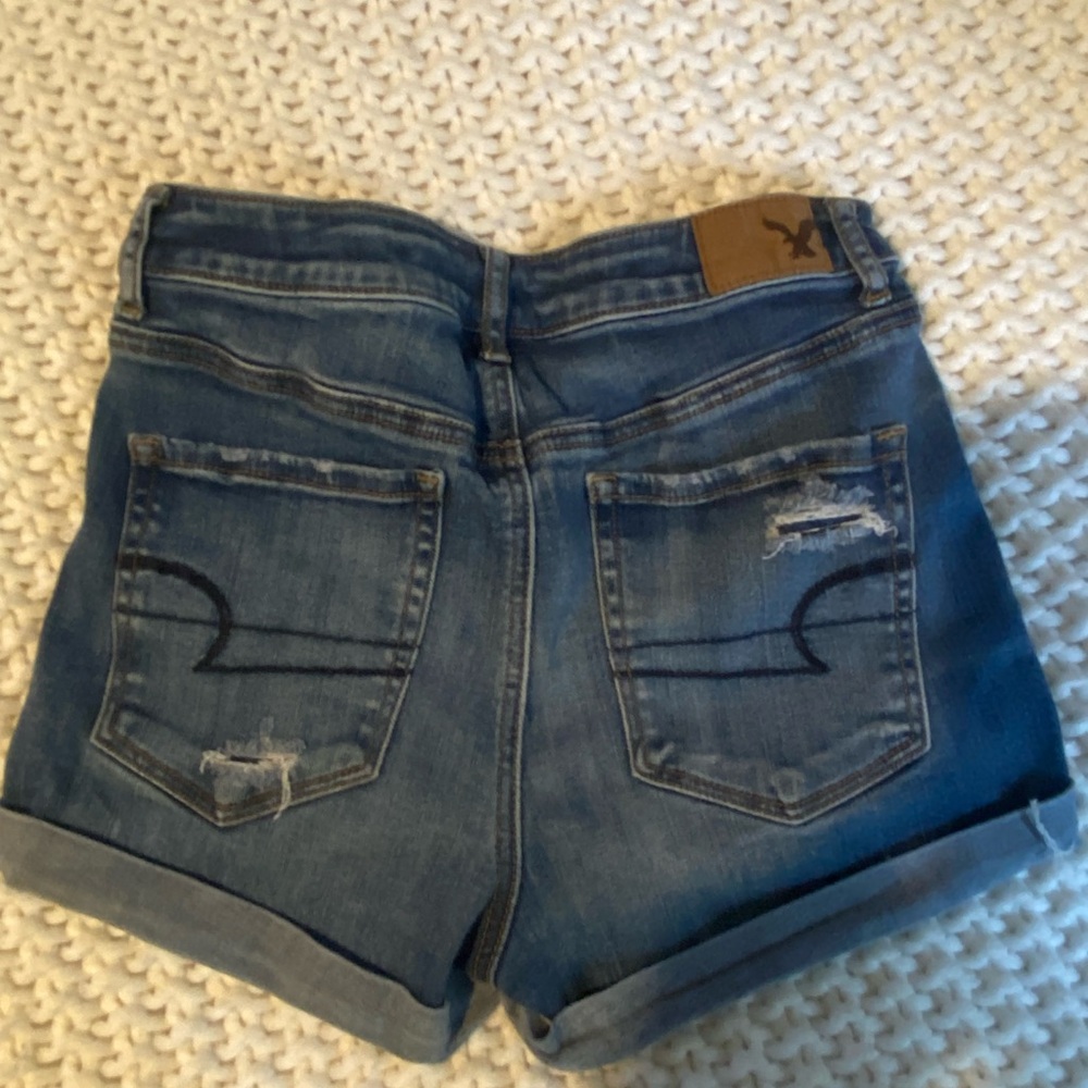 Anerican Eagle size 4 shorts.